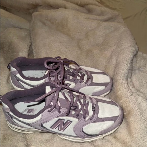 New Balance Women's Lavender and White Sneakers - Picture 4 of 5